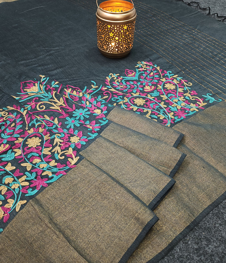 Embroidered Border Tussar Munga Silk Saree
