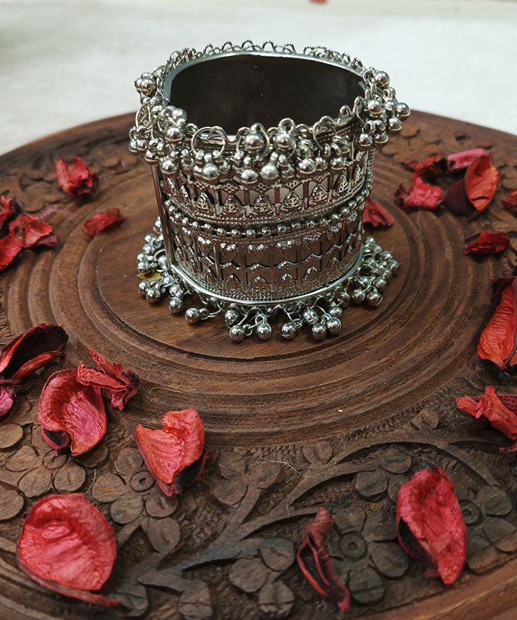 Vina Silver Oxidized Women's Bracelet | Peepal Clothing