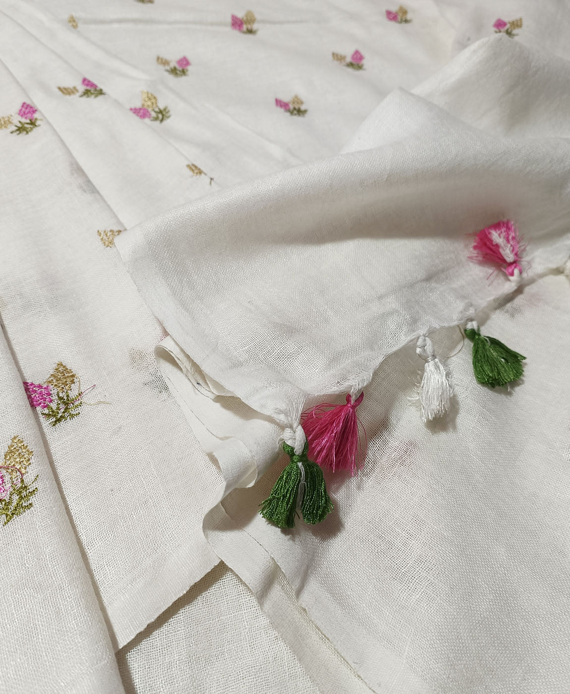White Linen Saree | Peepal Clothing