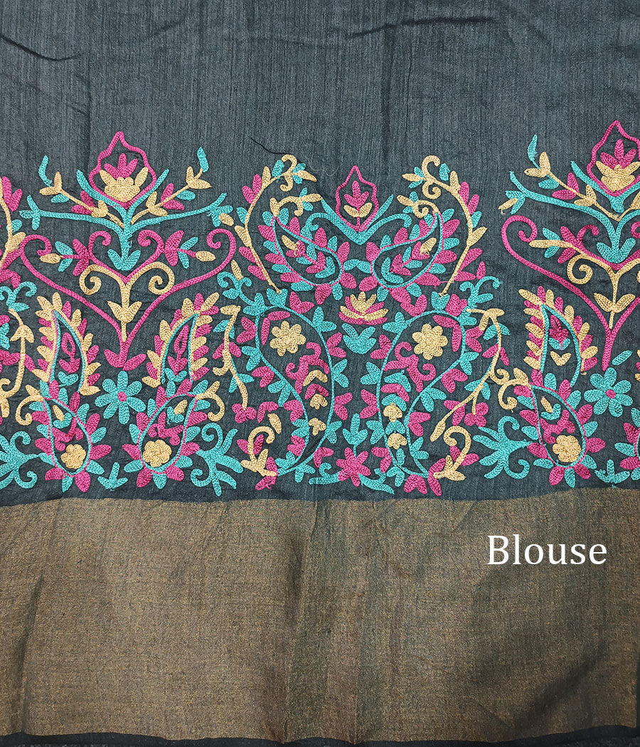 Embroidered Border Tussar Munga Silk Saree