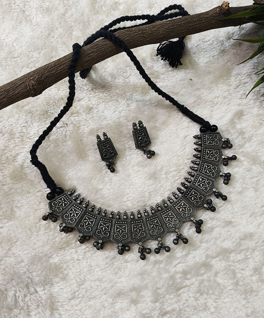 Ismi Oxidized Choker Necklace Set |Peepal Clothing