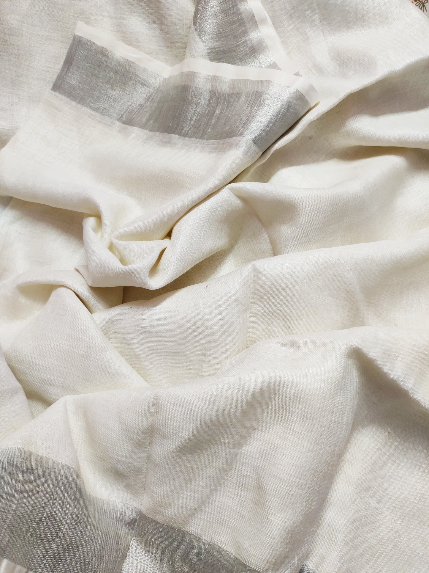Zari Border White Handloom Pure Linen Saree | Peepal Clothing